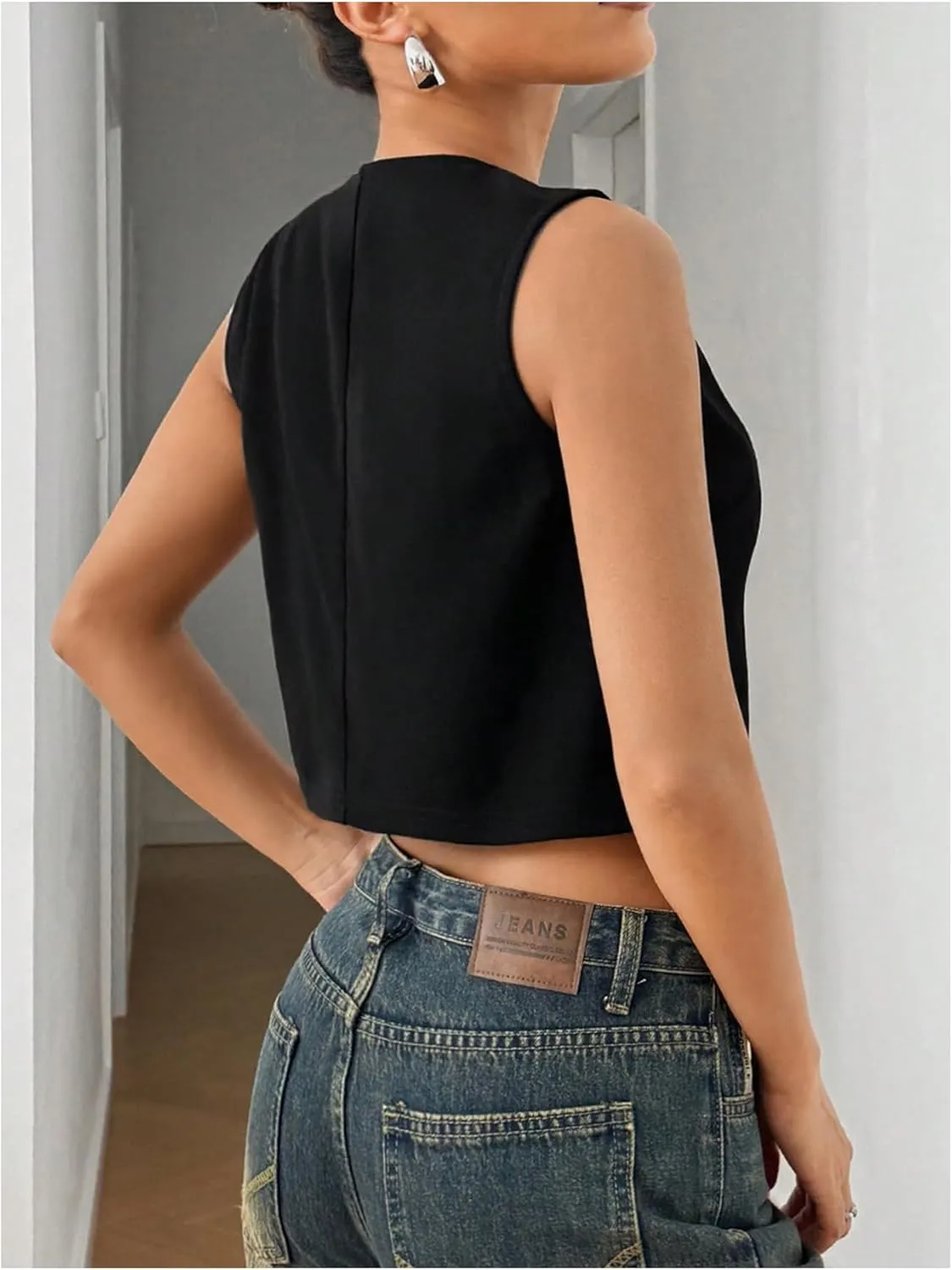 Milumia Women's Crew Neck Sleeveless Cropped Blazer Vest Button Down Suit Vest Top